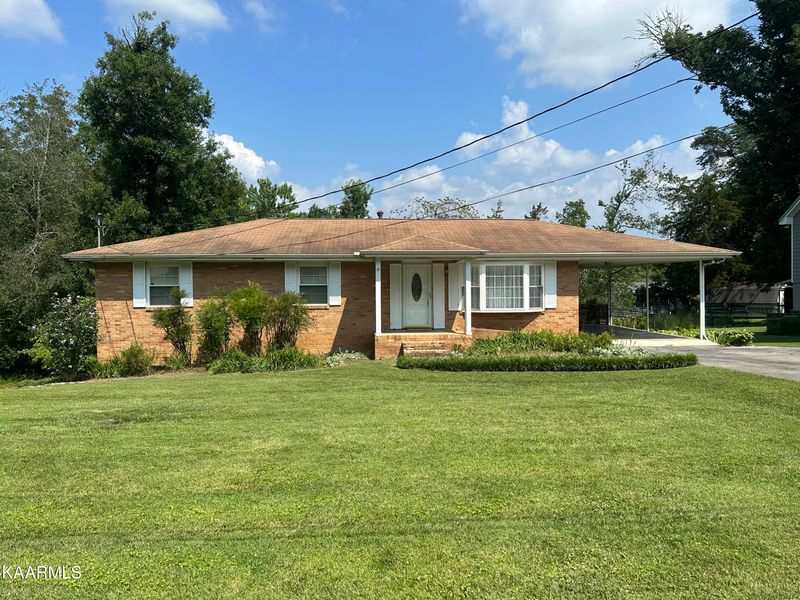 111 Cooper Cir, Oak Ridge, TN 37830