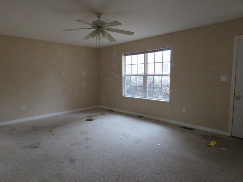 111 Cooper Dr, Clinton, TN 37716