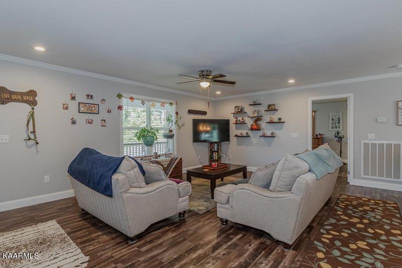 111 County Road 200 Rd, Athens, TN 37303