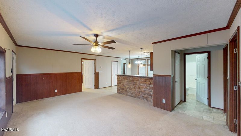 111 Crawford Ln, Clinton, TN 37716