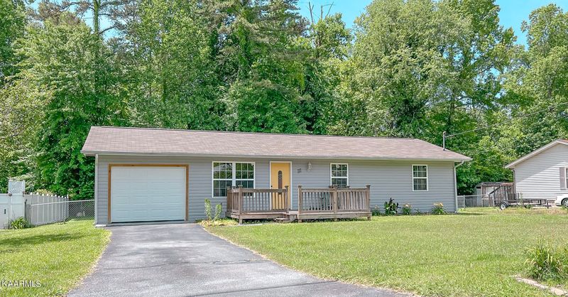 111 Duncan Dr, Oliver Springs, TN 37840