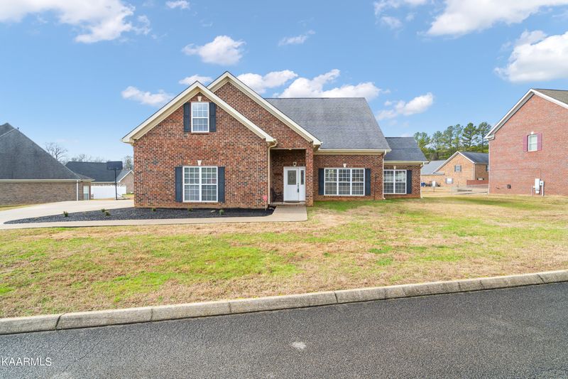 111 E Southwood Ln, Oak Ridge, TN 37830