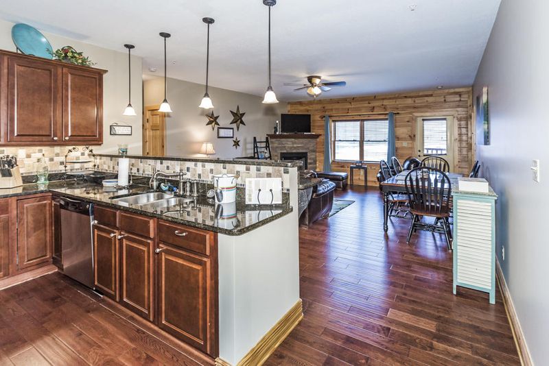 111 Evergreen Cir #201, Caryville, TN 37714