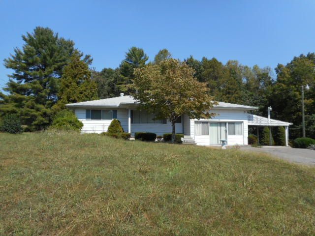 111 Fairview Rd, Harriman, TN 37748