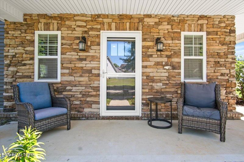 111 Fallberry St, Oak Ridge, TN 37830