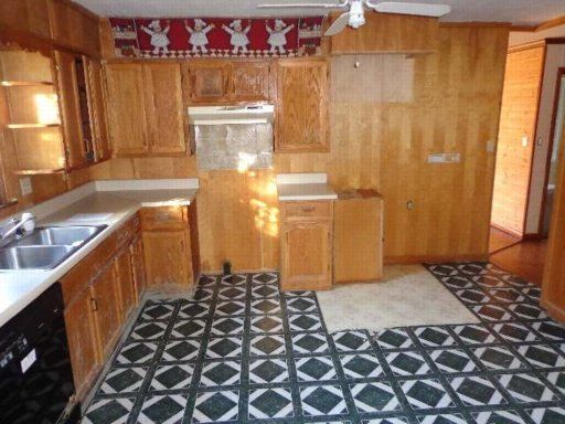111 Flanders, Harriman, TN 37748