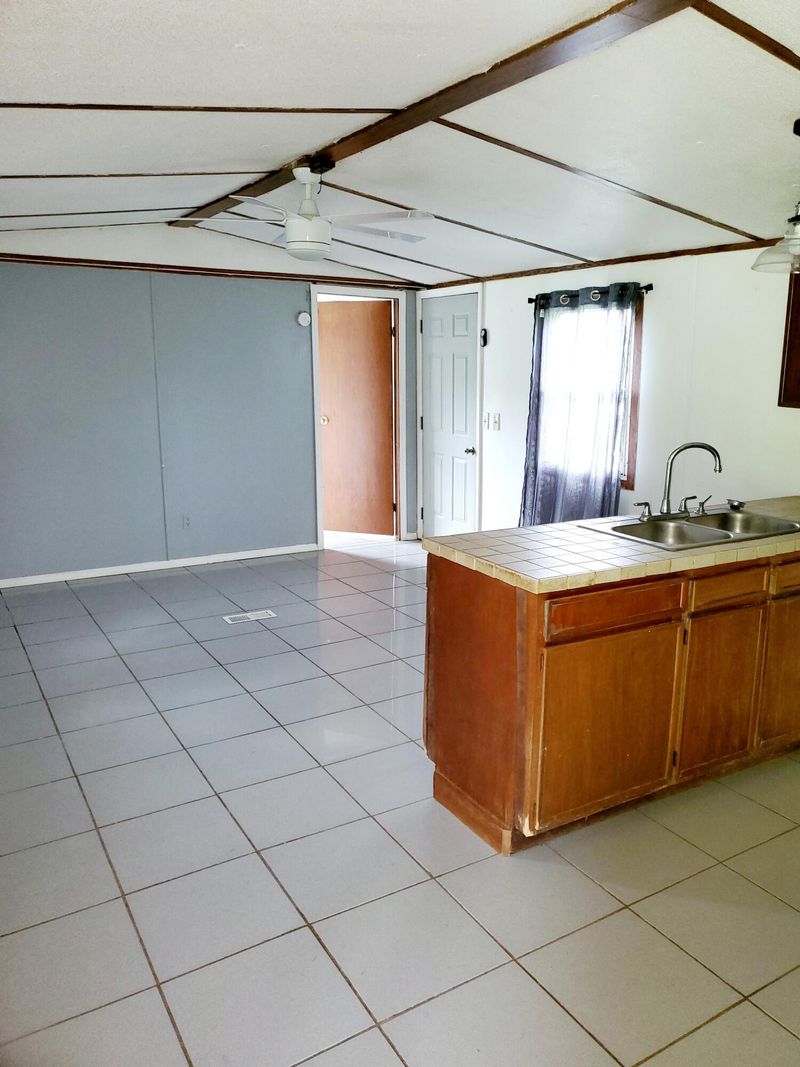 111 Gateway Cir, Philadelphia, TN 37846