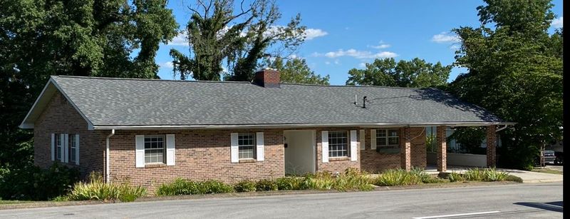 111 Glendale Ln, Oak Ridge, TN 37830