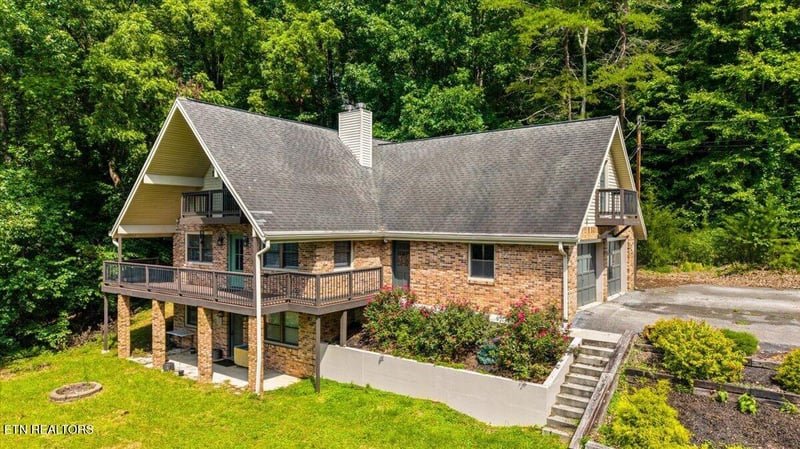 111 Golf Hill Ln, Lafollette, TN 37766