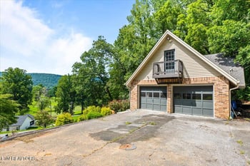 111 Golf Hill Ln, Lafollette, TN 37766