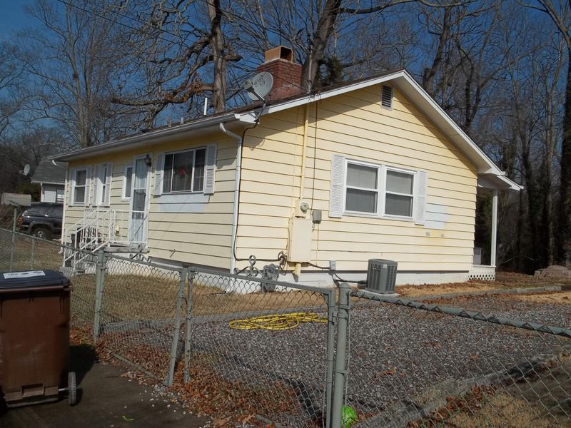 111 Gordon Rd, Oak Ridge, TN 37830