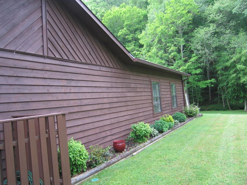 111 Graceland Rd, Oak Ridge, TN 37830