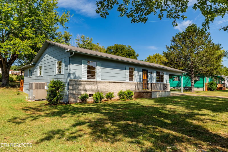111 Heuer St, Sweetwater, TN 37874