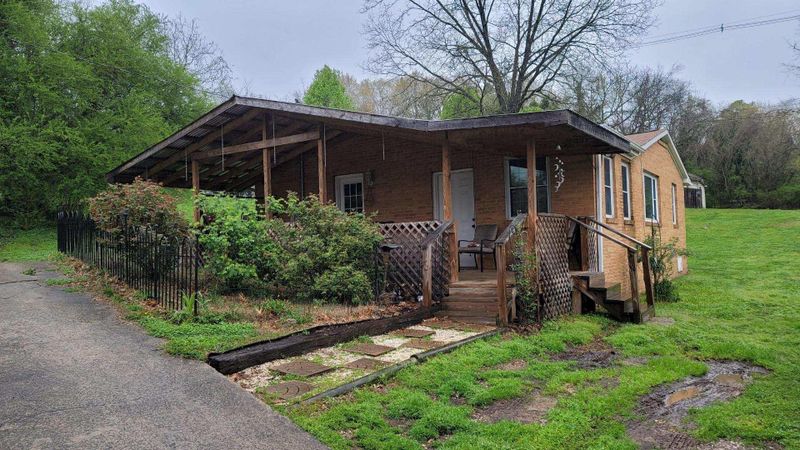 111 Hillcrest St, Clinton, TN 37716