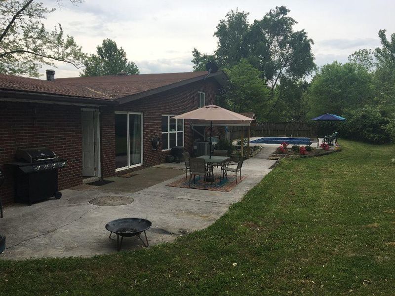 111 Hilltop View Dr, Seymour, TN 37865