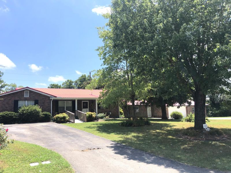 111 Indian Hills Rd, Lafollette, TN 37766