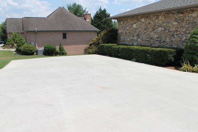111 Lakeview Pl, Clinton, TN 37716