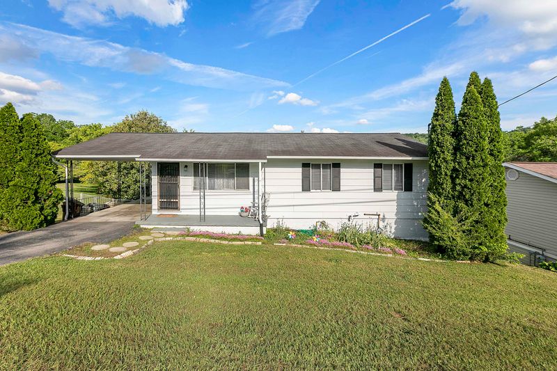 111 Lancaster Rd, Oak Ridge, TN 37830