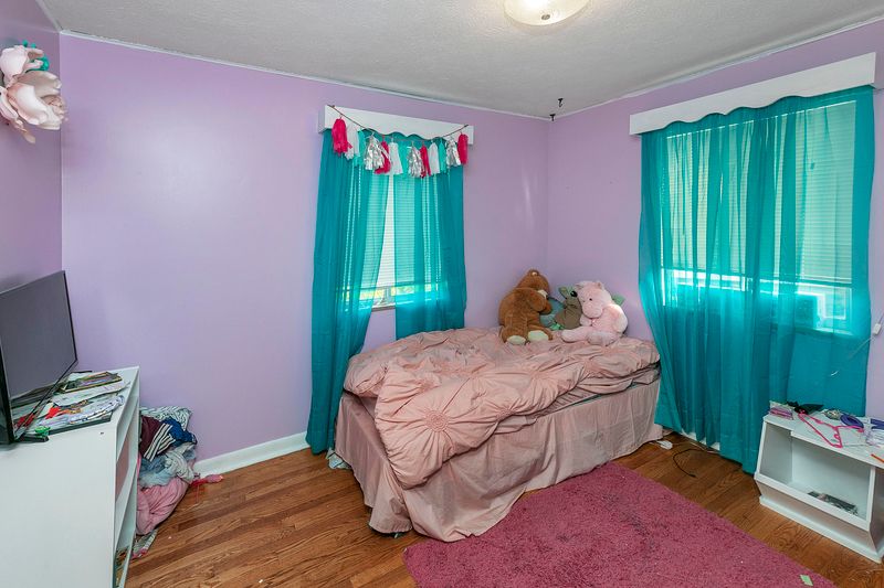 111 Lancaster Rd, Oak Ridge, TN 37830
