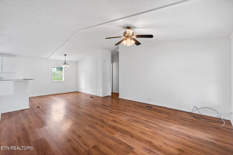 111 Little Ln, Harriman, TN 37748