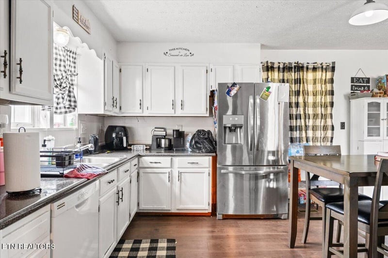 111 Longfield Rd, Rocky Top, TN 37769