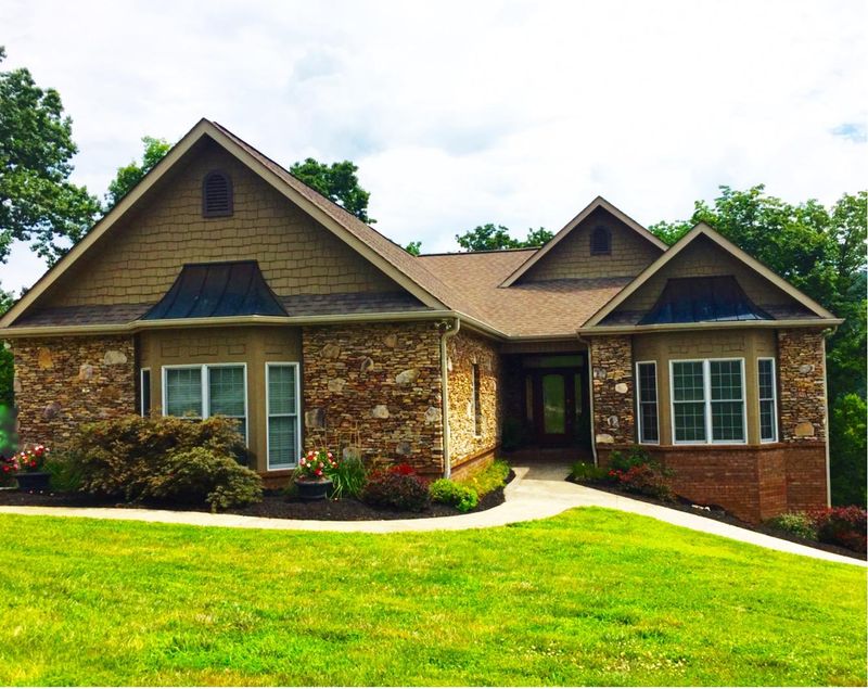 111 Masthead Dr, Clinton, TN 37716
