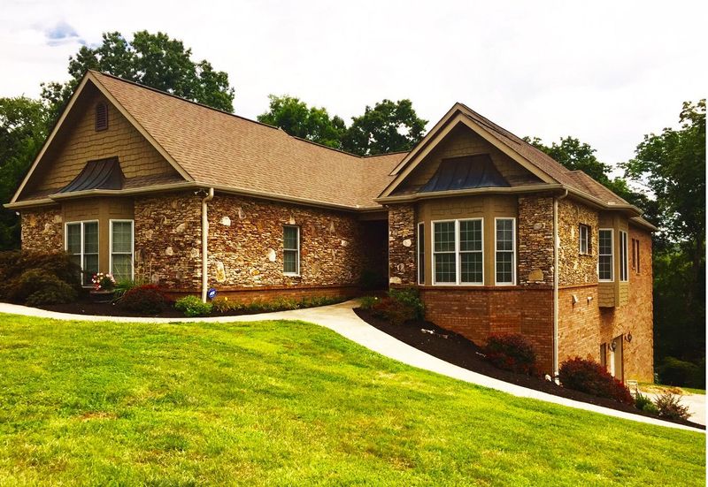 111 Masthead Dr, Clinton, TN 37716