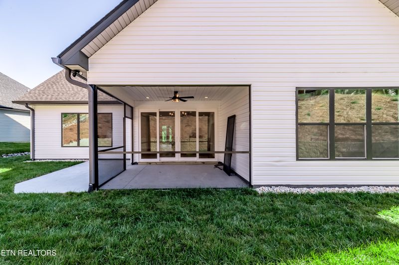 111 Oonoga Way, Loudon, TN 37774