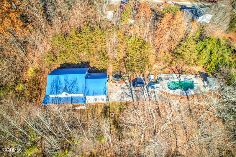 111 Ozella Ln, Clinton, TN 37716