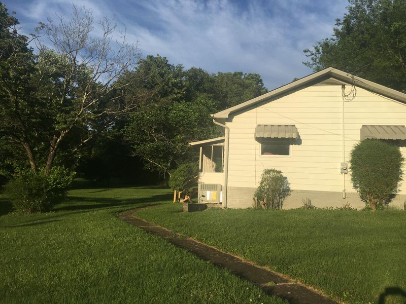 111 Parker Rd, Oak Ridge, TN 37830