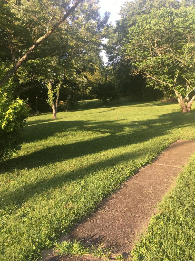 111 Parker Rd, Oak Ridge, TN 37830