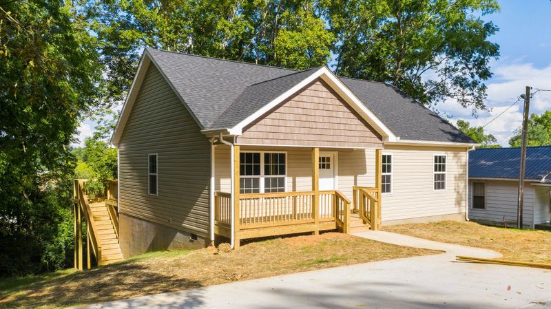 111 Pine St, Athens, TN 37303