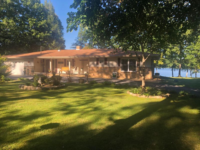 111 Pine Tree Cir, Crossville, TN 38571