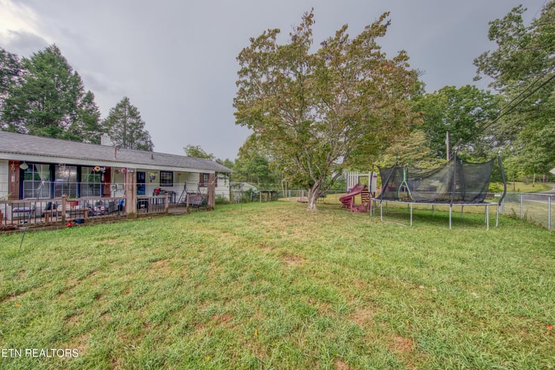 111 Raymond Bingham Rd, Oakdale, TN 37829
