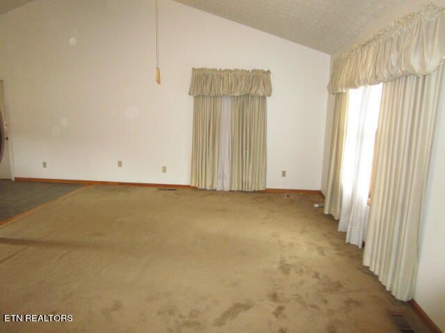 111 Ritz View Dr, Blaine, TN 37709