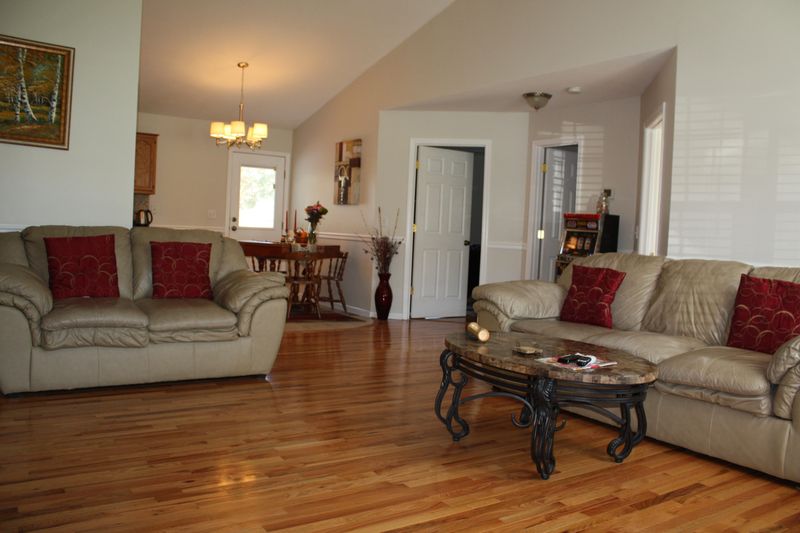 111 Rolling Stone Ln, Clinton, TN 37716
