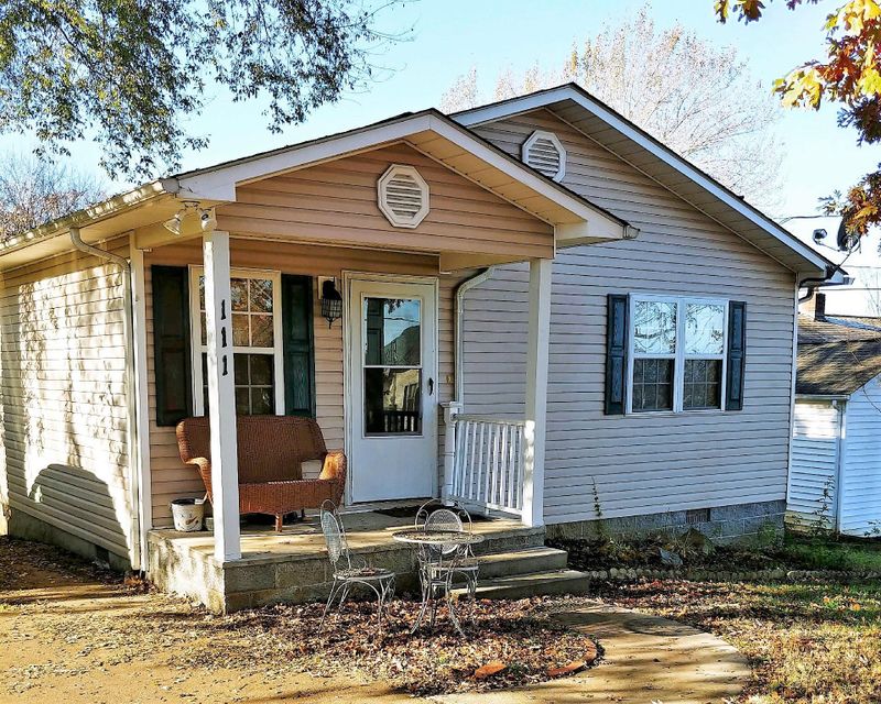 111 S 4th St, Maryville, TN 37804