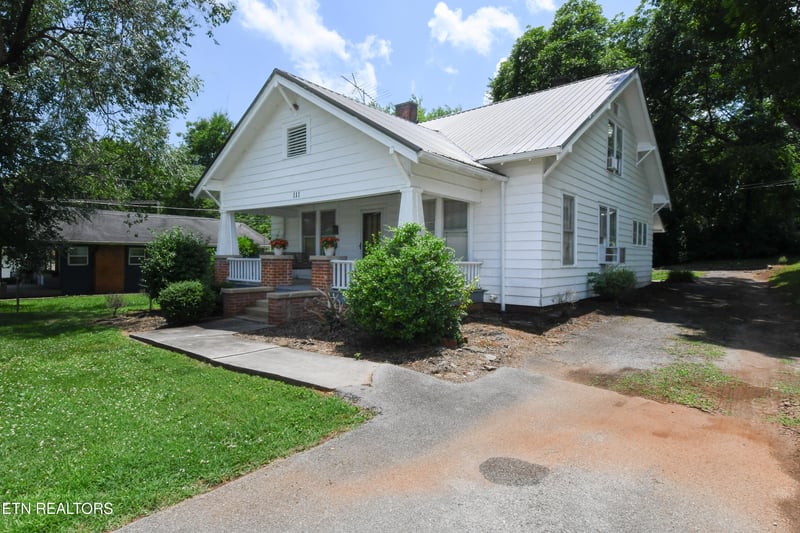111 S Cedar St, Maryville, TN 37803