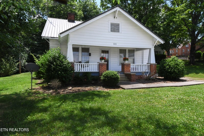 111 S Cedar St, Maryville, TN 37803