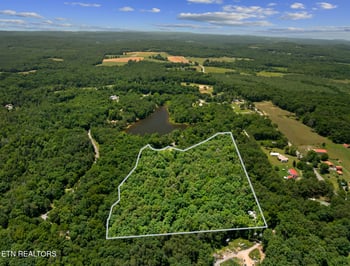 111 Seminole Cir, Crossville, TN 38572