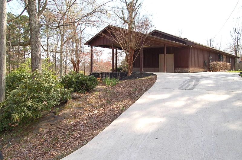 111 Sequoia Dr, Athens, TN 37303