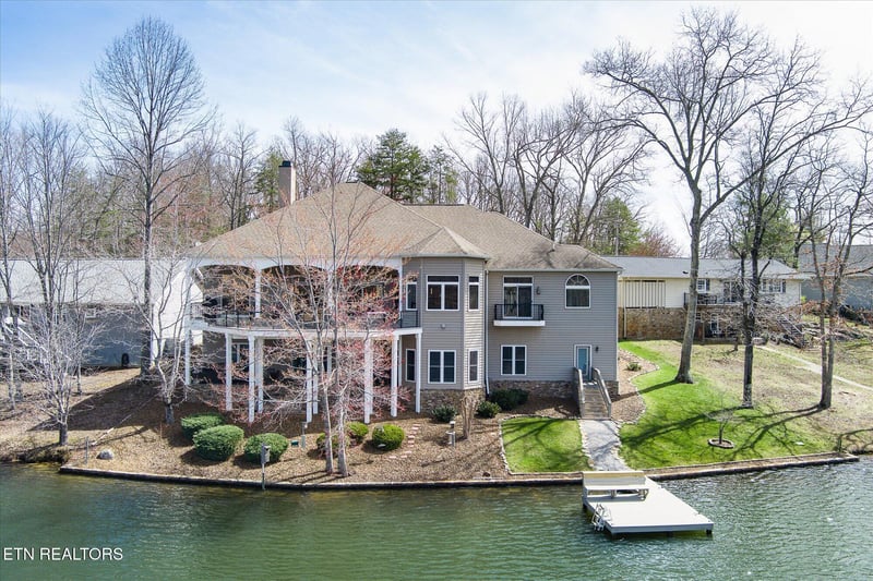 111 Sherwood Cir, Crossville, TN 38558