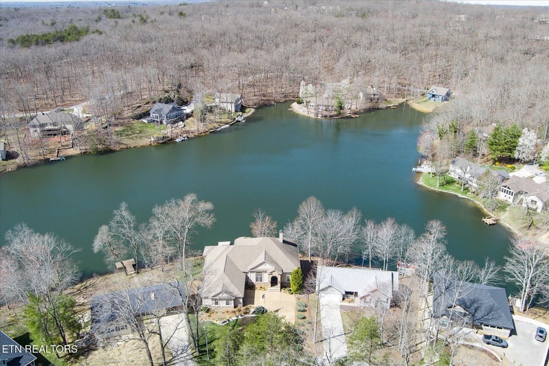 111 Sherwood Cir, Crossville, TN 38558