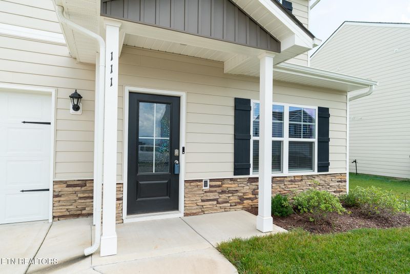 111 Summit Ridge Ln, Oak Ridge, TN 37830