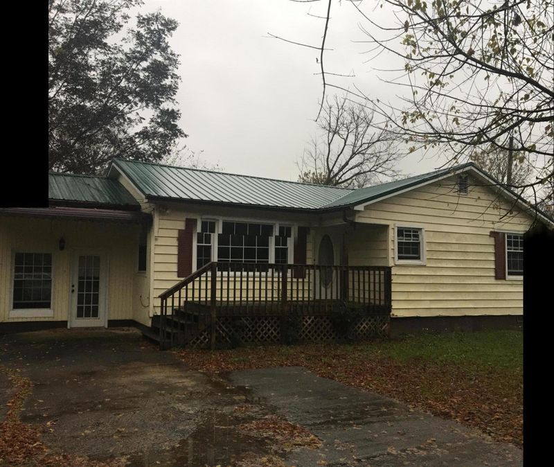 111 Sunset Avenue Ave, Englewood, TN 37329