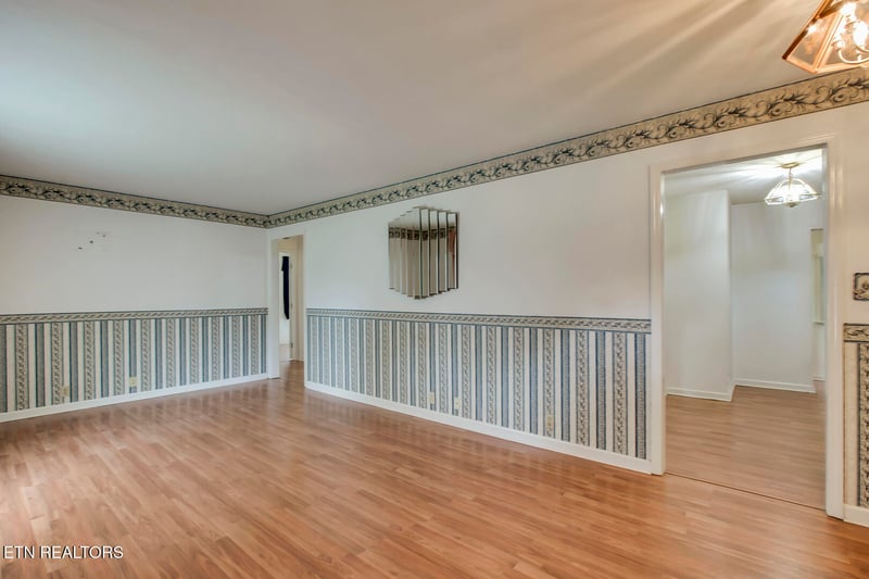 111 Sunset Dr, Harriman, TN 37748