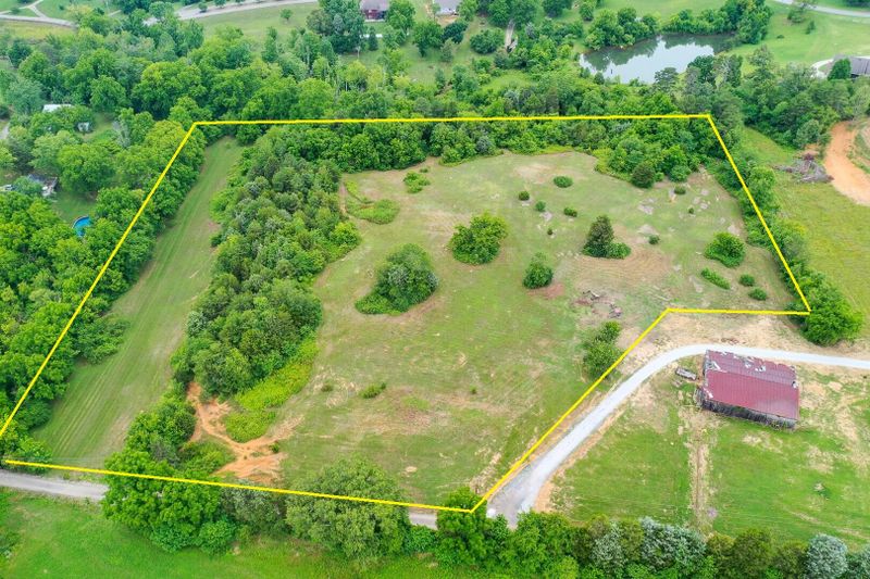 111 Sweet Tea Ln, Greenback, TN 37742