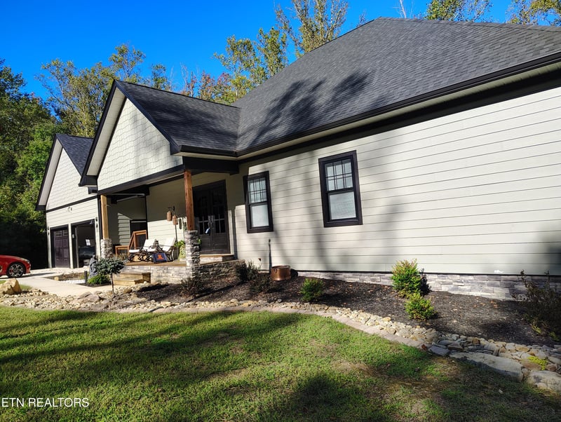 111 Tanger Ct, Harriman, TN 37748