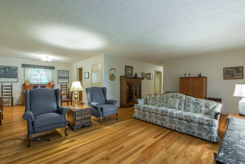 111 Tanglewood Rd, Harriman, TN 37748