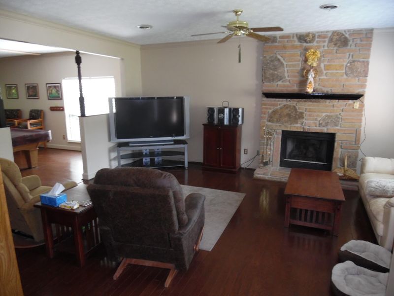 111 Tiffany Pl, Oak Ridge, TN 37830